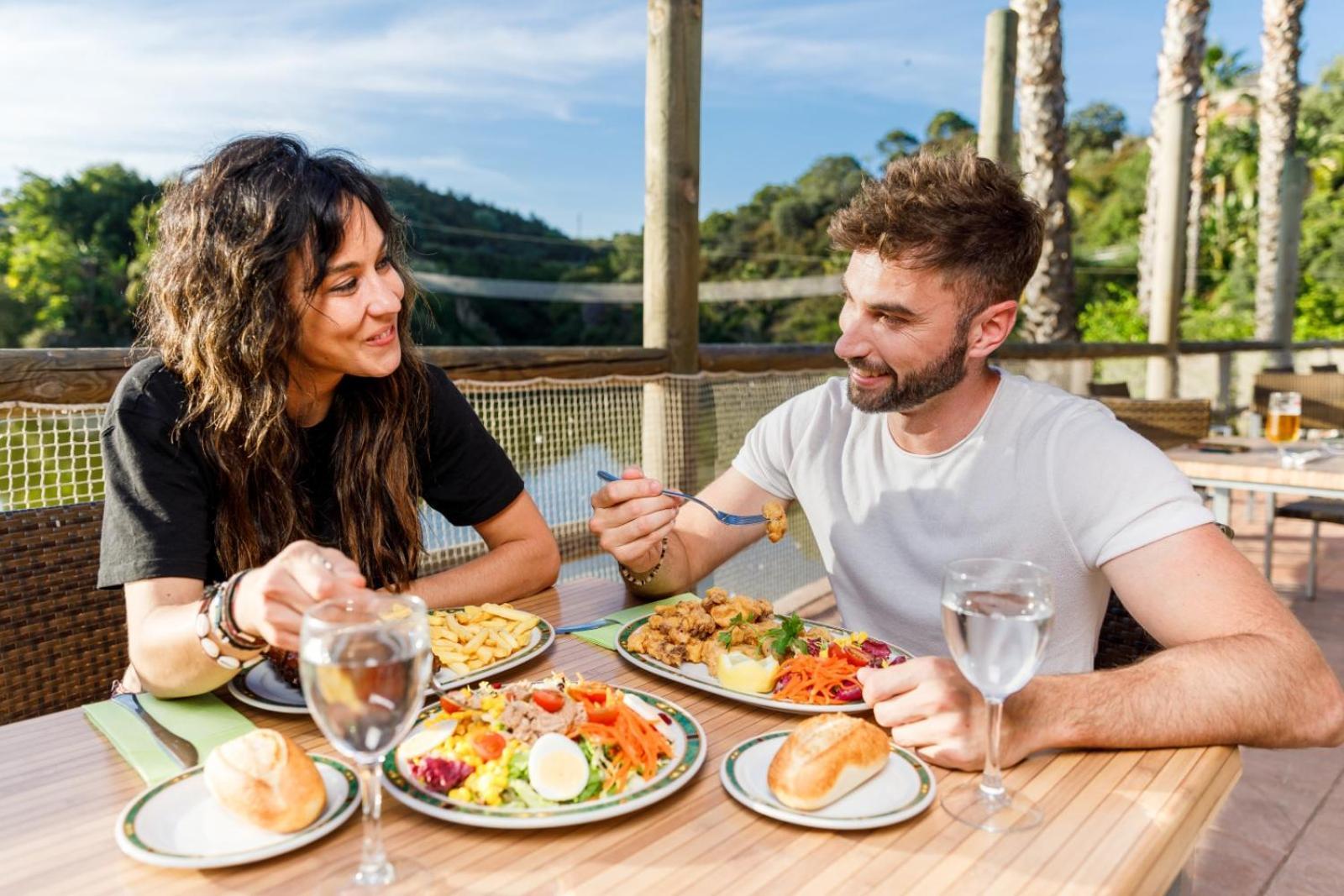 Hotel Selwo Lodge - Animal Park Tickets Included Estepona Exterior photo